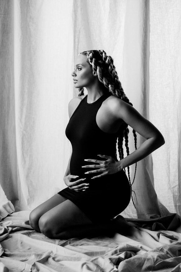 alicia-aylies-enceinte