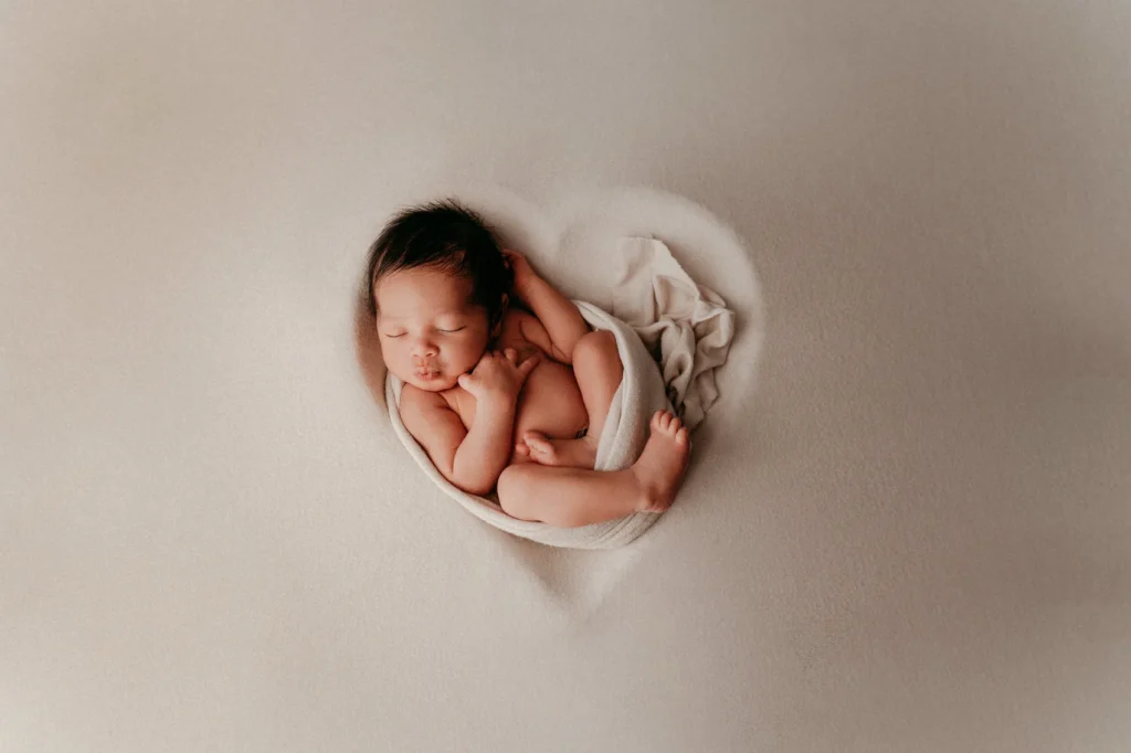 studio-zangarelli-emilie-photographe-studio-paris-servon-noah-nouveau-ne-bebe-001