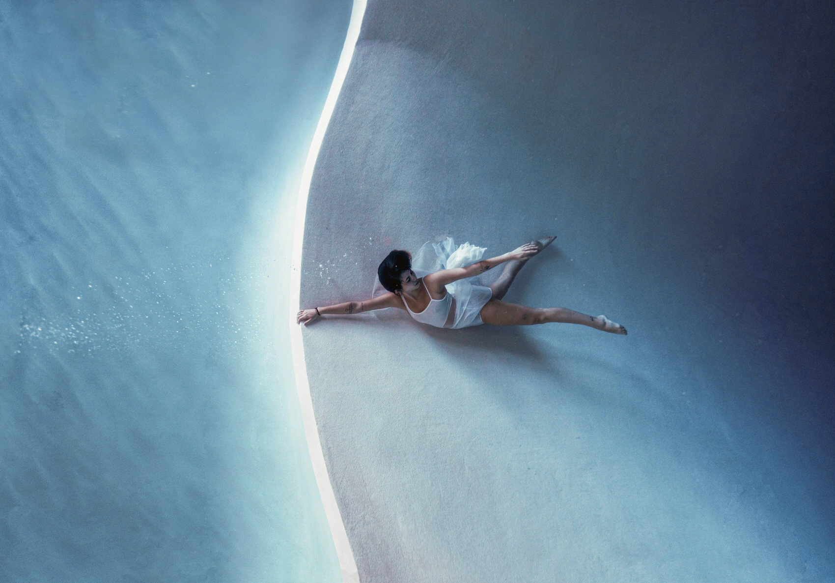 studio-zangarelli-emilie-photographe-studio-paris-servon-underwater-aquatique-kathl-006