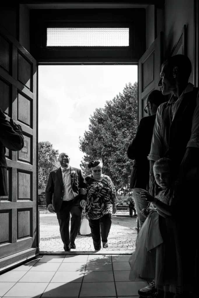 photographe-mariage-luxe-studio-zangarelli-photographie-mariage-jerome-et-lucile-l'amour-est-dans-le-pre